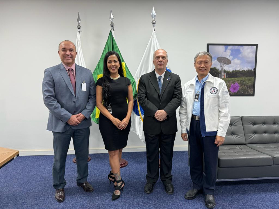 Representative of Hong Kong Aerospace Technology Group Visits Brazilian Space Agency