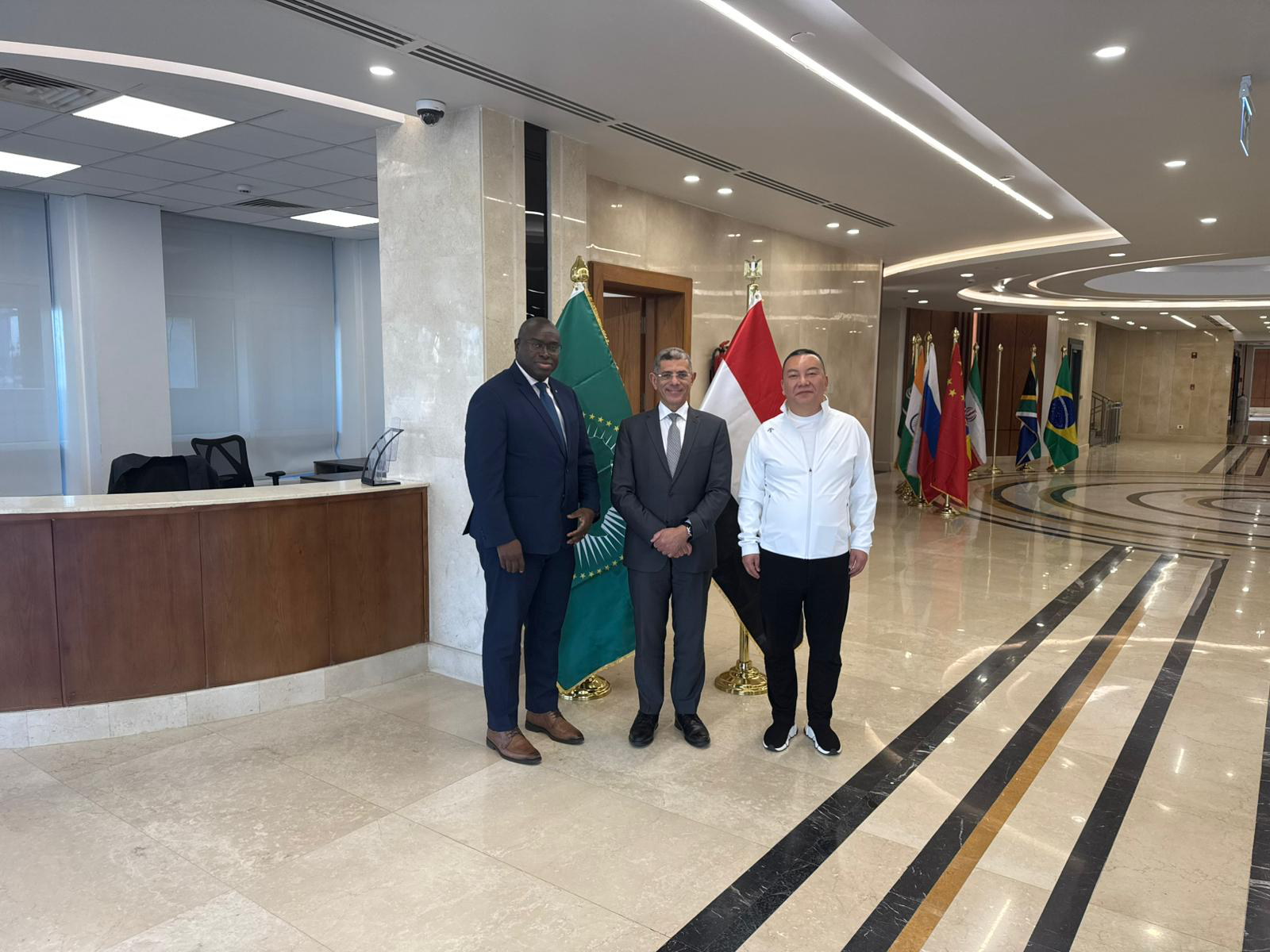 Mr. Sun Fengquan, CEO of USPACE, met with Dr. Tidane Ouattara, President of the African Space Council of the African Space Agency, and Dr. Sheif, CEO of the Egyptian Space Agency