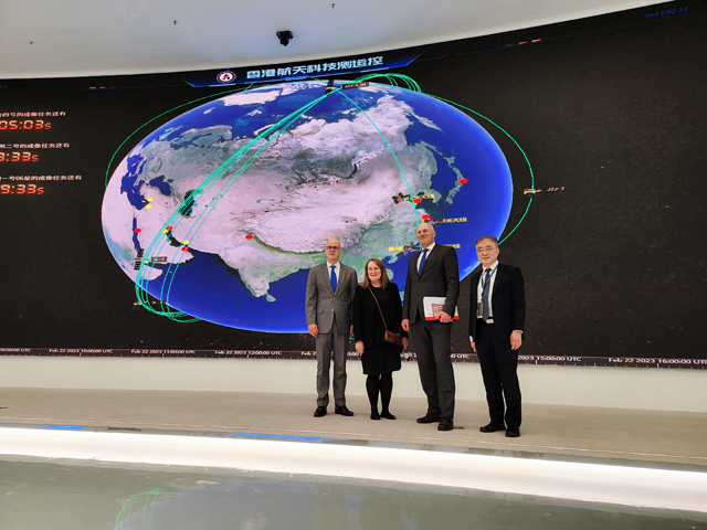 Figure 2：Mr. Jurg Burri and  His Group Visited Hong Kong Satellite TT&C Center