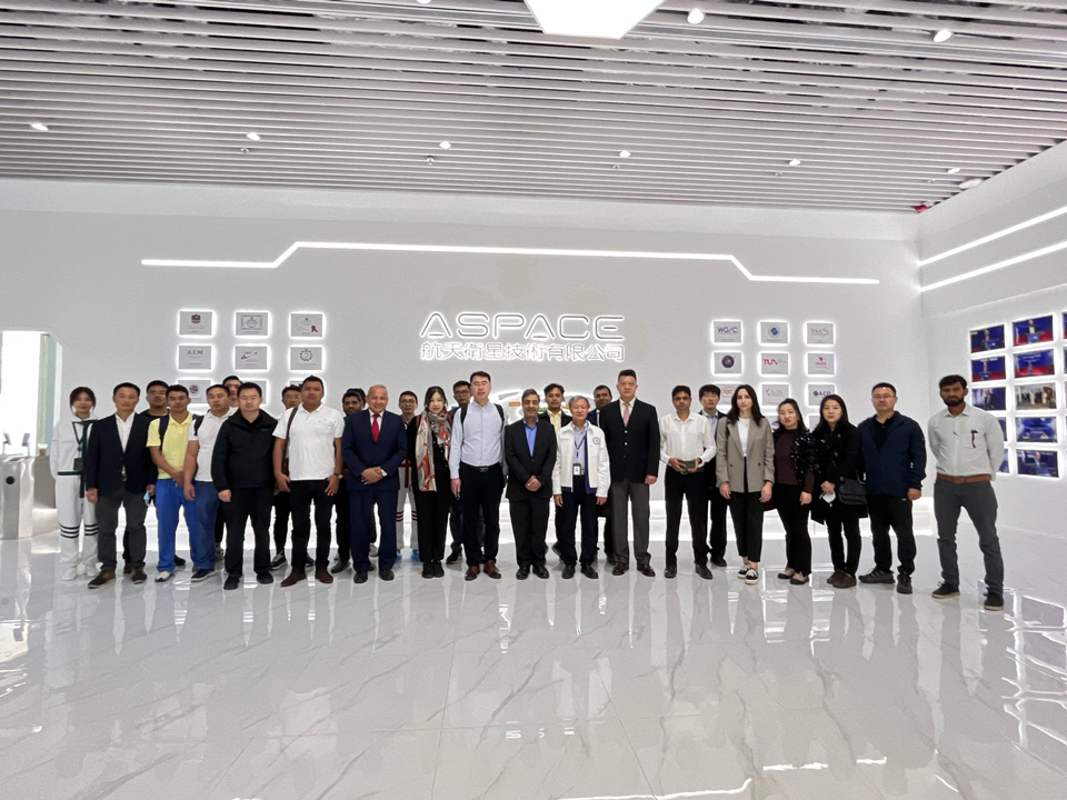 The delegation from Asia-Pacific Space Cooperation (APSCO) visits HKATG/ASPACE