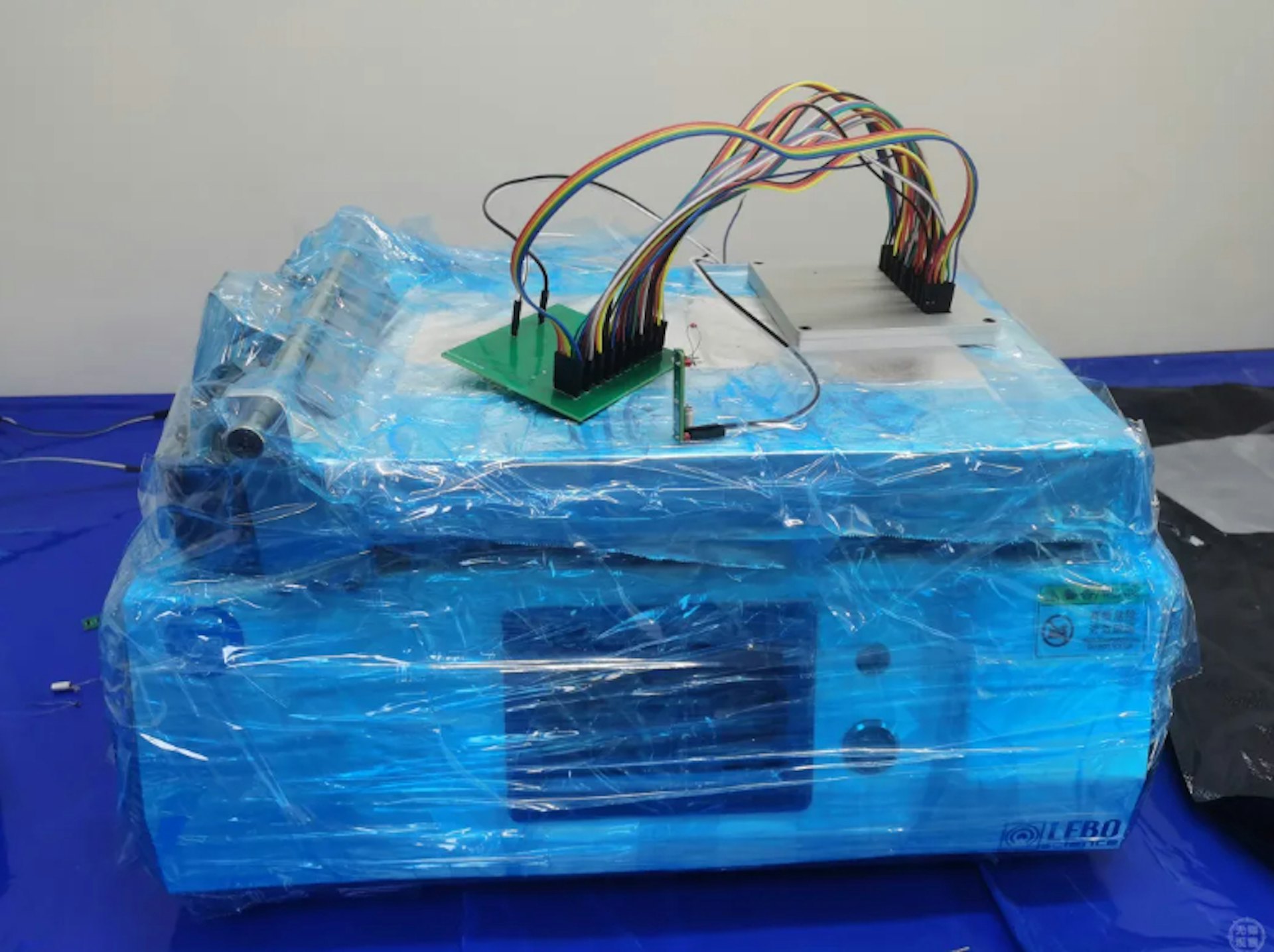 核電池新突破！中國首款超長壽命碳-14核電池研製成功