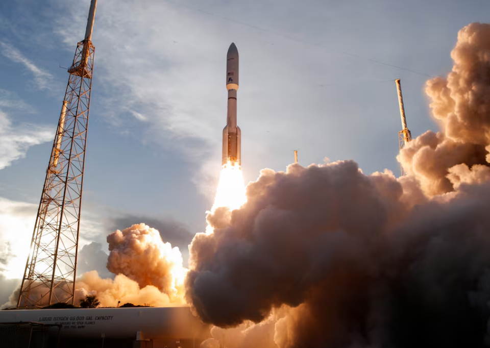 The First Batch of 27 Kuiper Internet Satellites of Amazon were Launched into Space